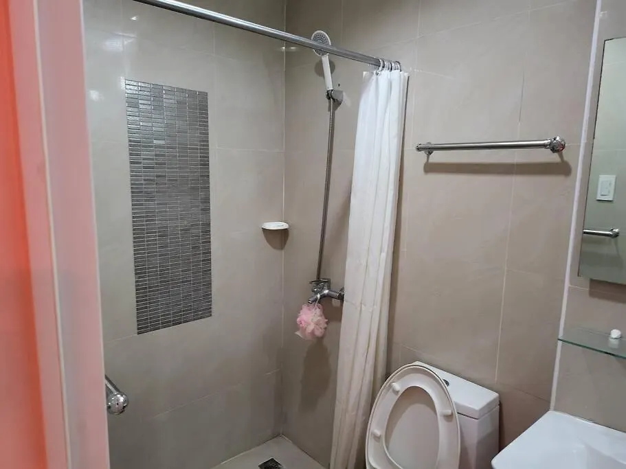 Apartment Sheryll Escapes - Kandi Resort-Type Spacious 1 Bedroom Loft With Netflix And Free Housekeeping Angeles